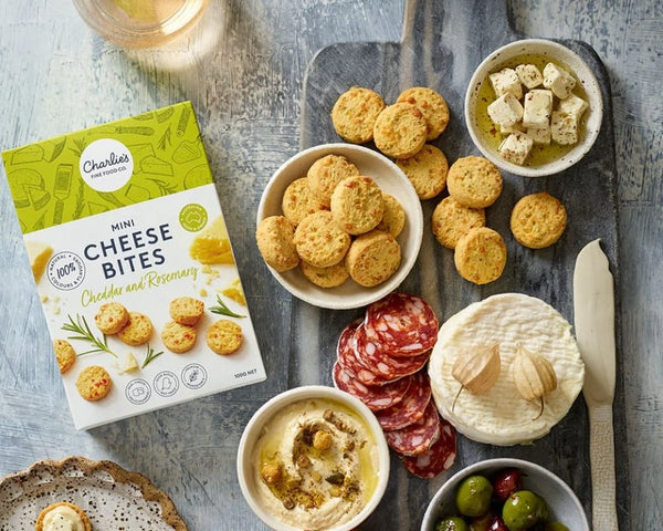 CHARLIE'S FINE FOODS CHEDDAR & ROSEMARY MINI CHEESE BITES 100G