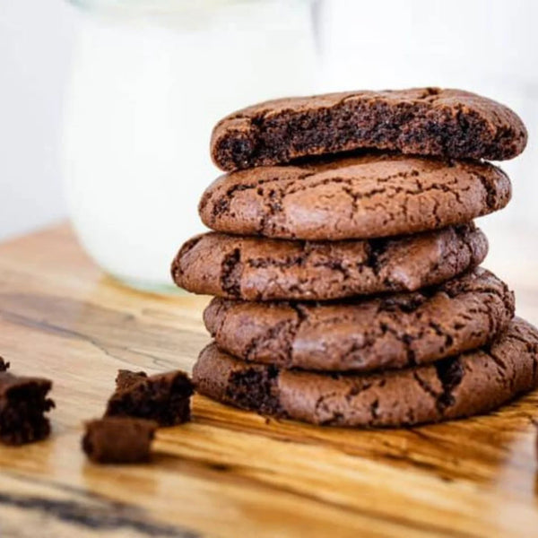 CHARLIE'S FINE FOODS FANCY FUDGE BROWNIE MINI BUTTON BIKKIES 100G