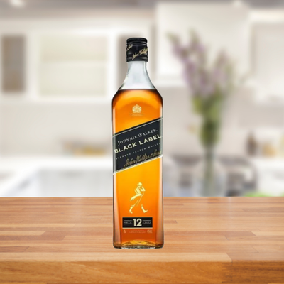 JOHNNIE WALKER BLACK LABEL BLENDED SCOTCH WHISKY 700ML
