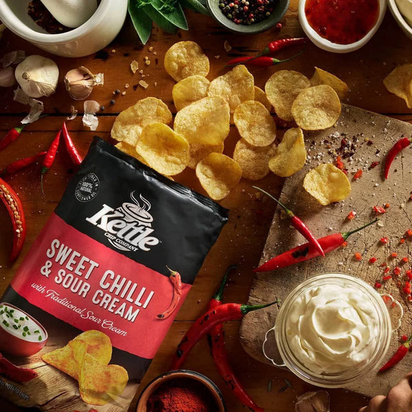 KETTLE SWEET CHILLI & SOUR CREAM CHIPS 45G